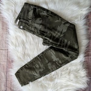 Levi's camo super skinny jeans